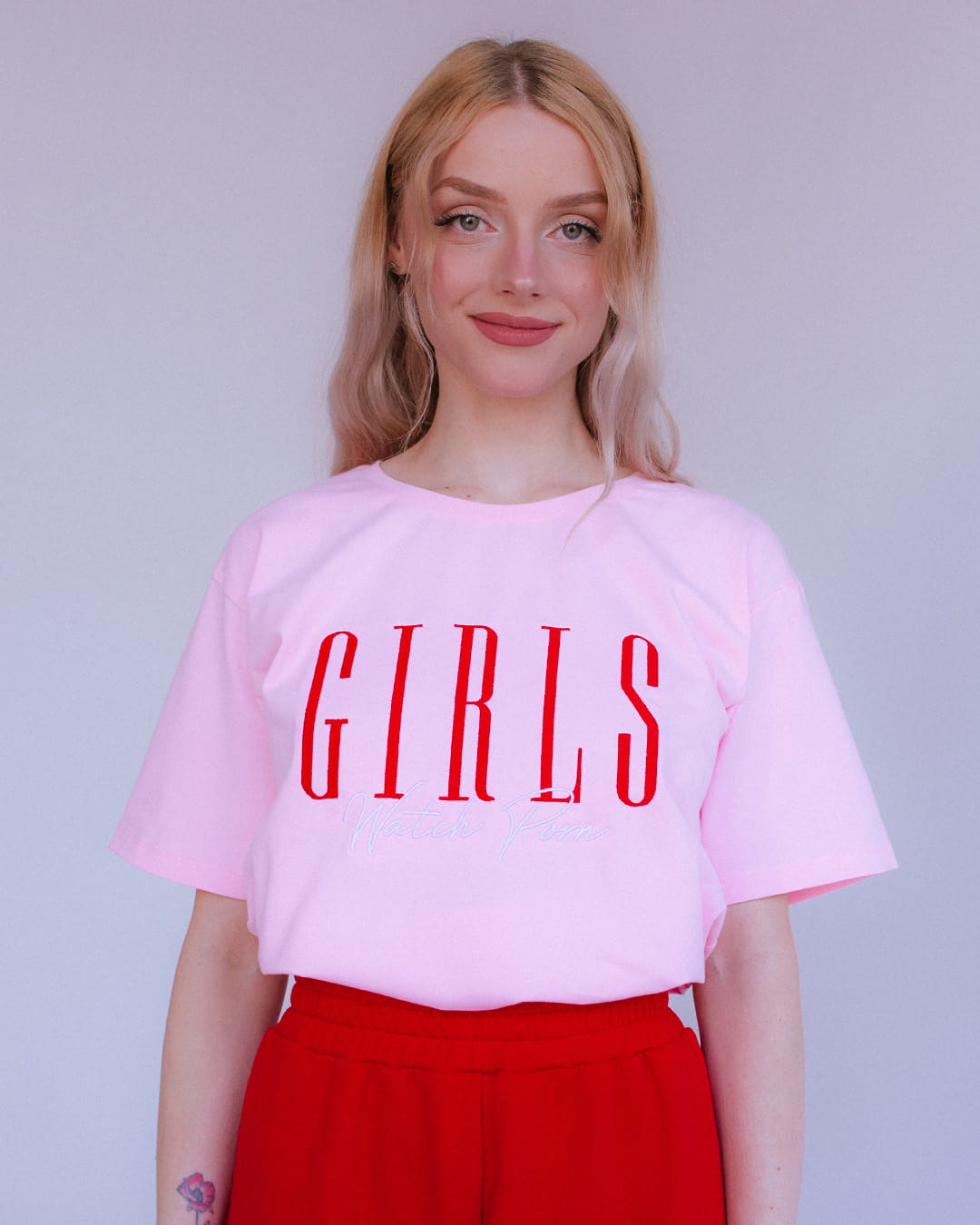 rozowy-tshirt-sahsa-gwp-retro-gwp-brand-2.jpg