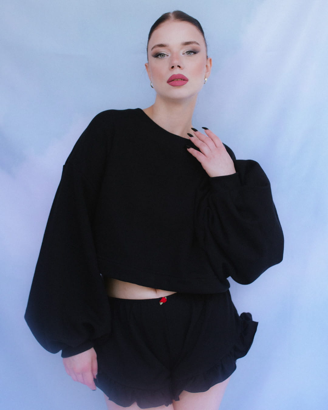 czarna-bluza-crop-madame-gwp-soft-2.jpg