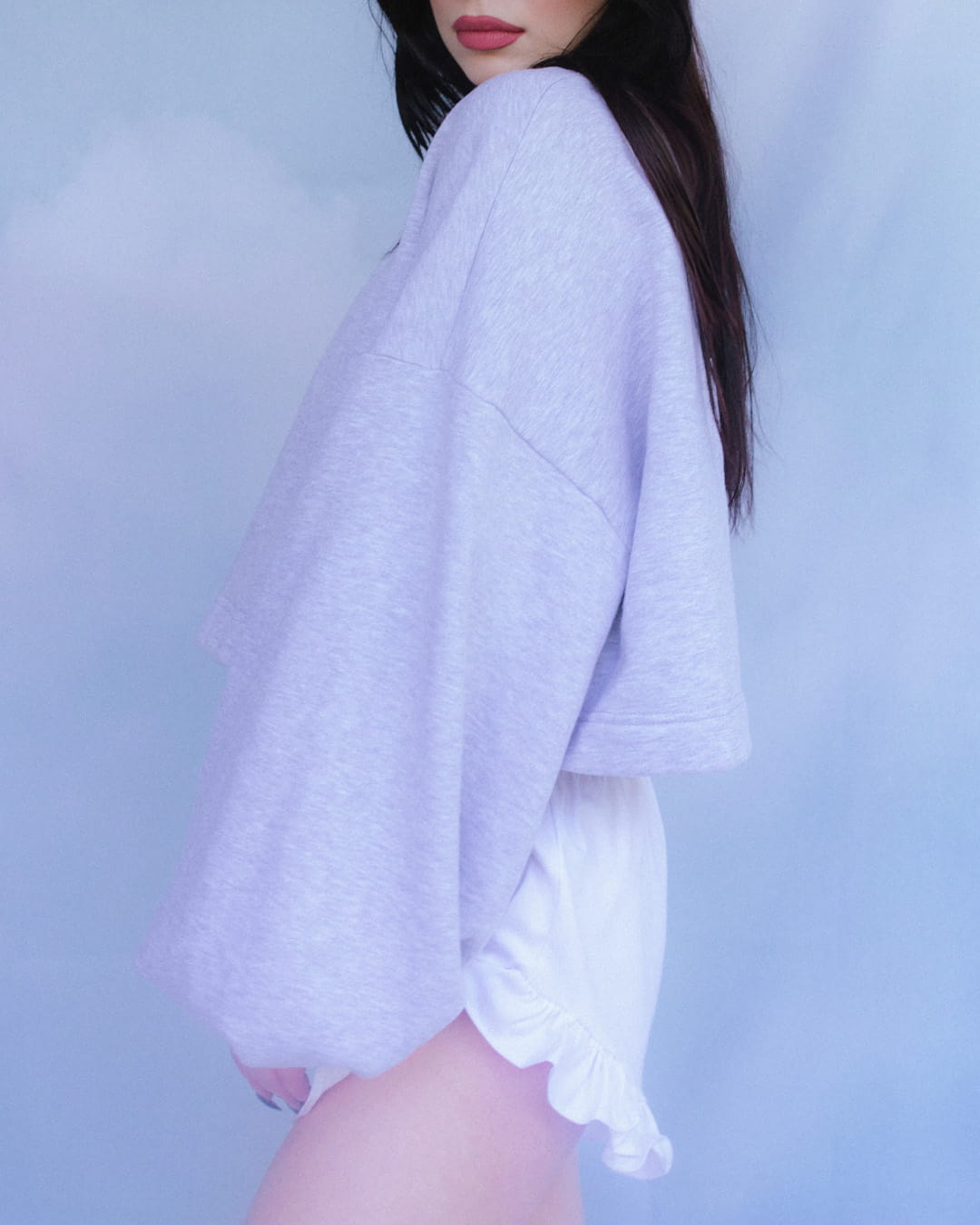 szara-bluza-crop-madame-gwp-soft-2.jpg