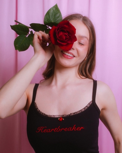 czarny-top-kat-heartbreaker-gwp-brand-1.jpg