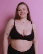 czarny-top-katrin-z-czerwona-rozyczka-gwp-brand-2.jpg