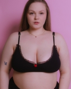 czarny-top-katrin-z-czerwona-rozyczka-gwp-brand-1.jpg