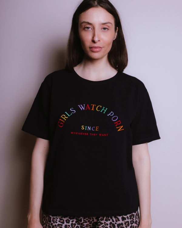 czarny-t-shirt-z-haftem-girls-watch-porn-7.jpg