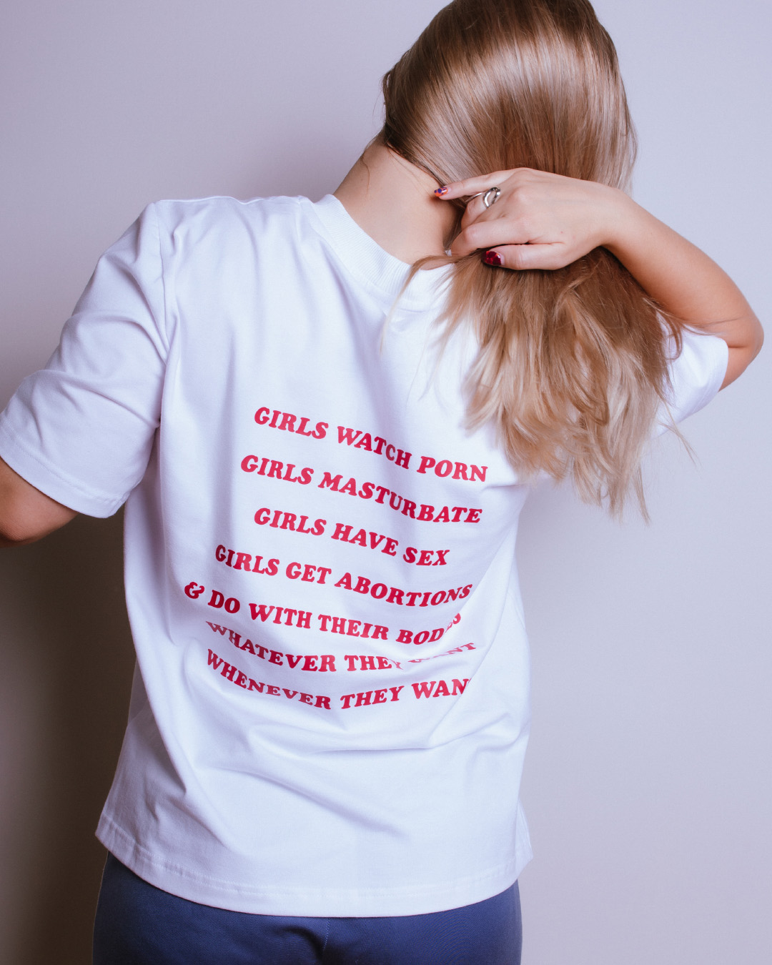 bialy-tshirt-gala-gwp2026-gwp-brand-1.jpg