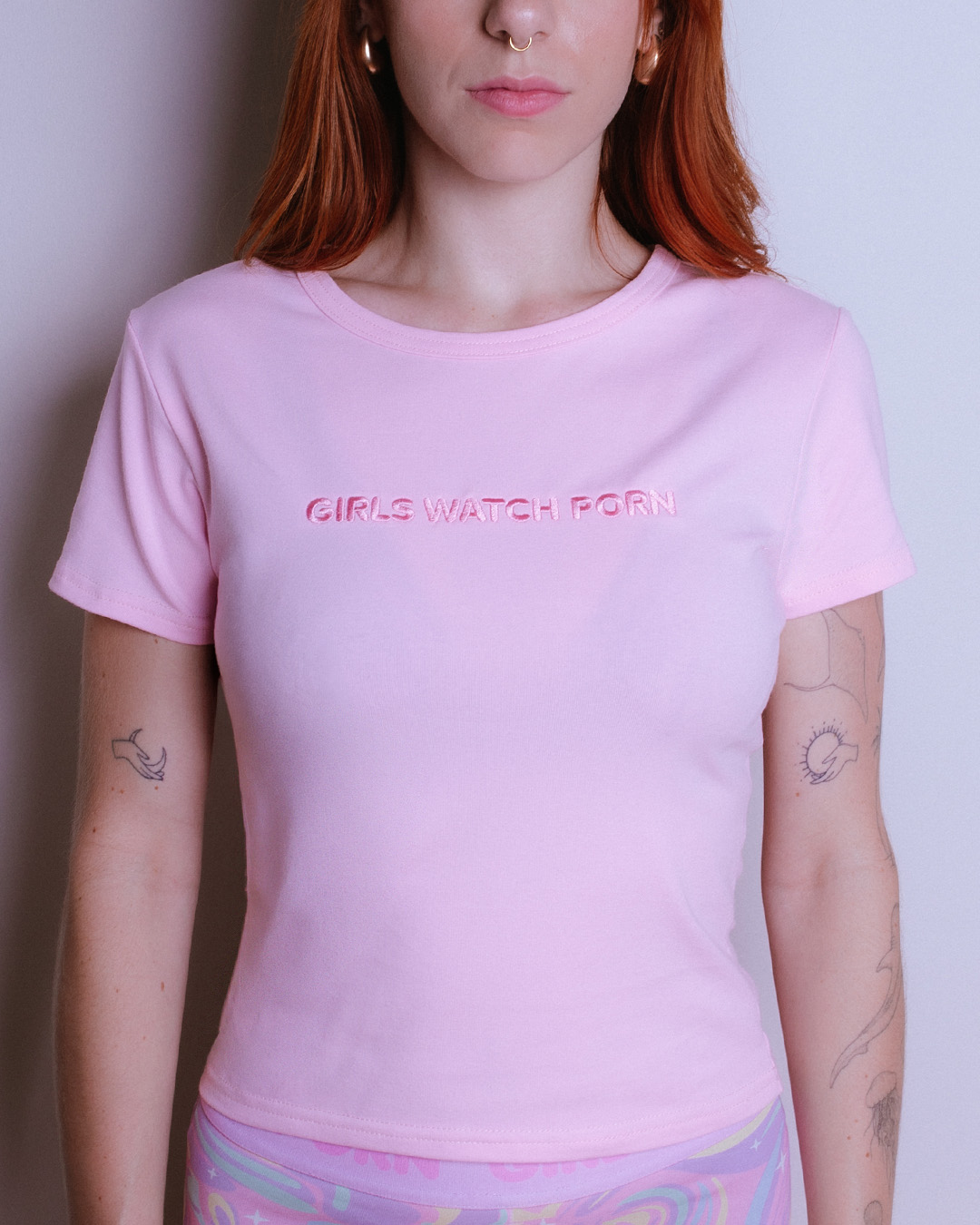 rozowy-tshirt-gerogina-z-haftem-gwp-brand-1.jpg
