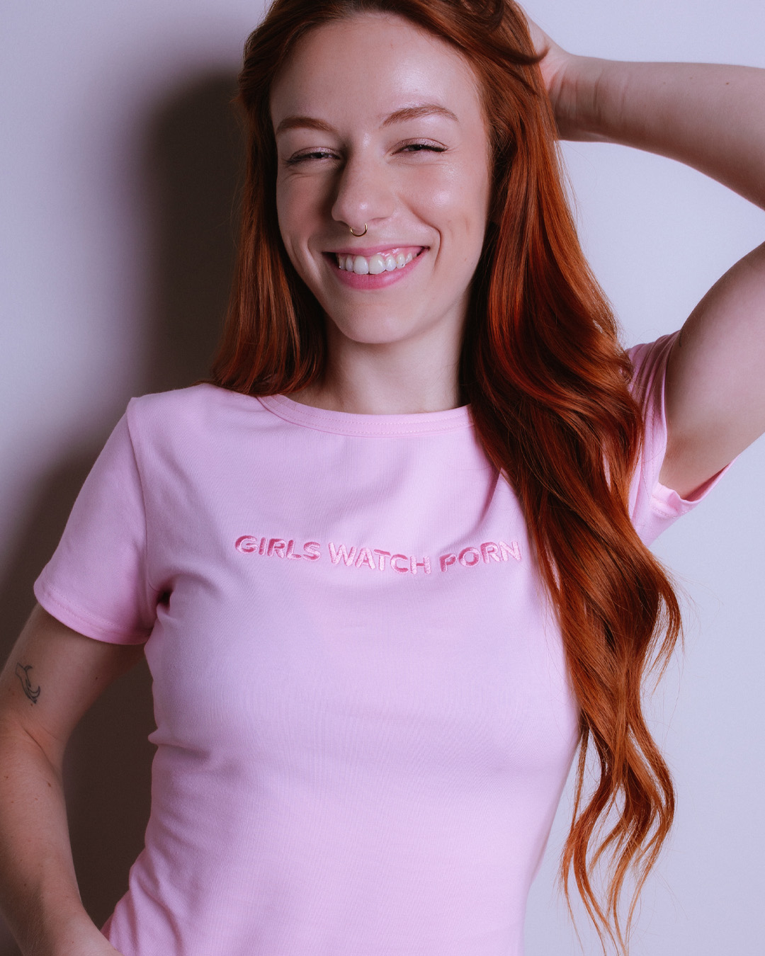 rozowy-tshirt-gerogina-z-haftem-gwp-brand-3.jpg